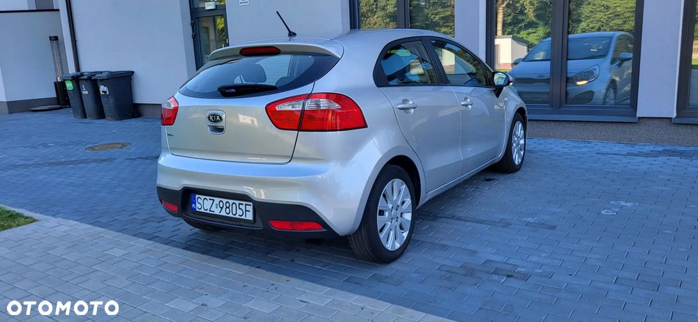 Kia Rio 1.2 Attract - 6