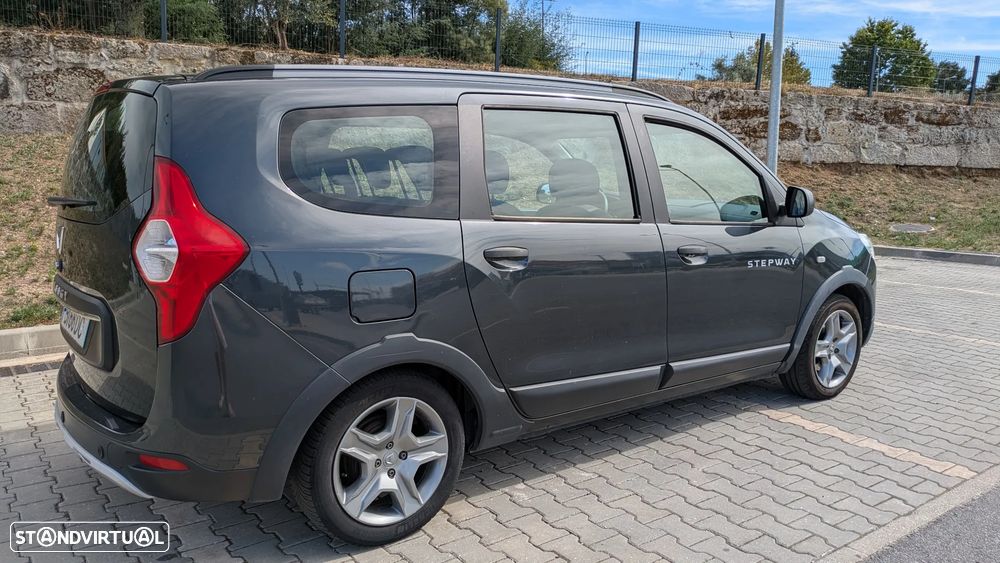 Dacia Lodgy 1.5 Blue dCi Stepway 7L - 12