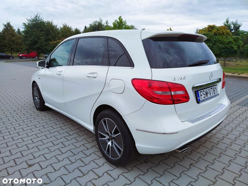 Mercedes-Benz Klasa B 180 CDI (BlueEFFICIENCY) - 9