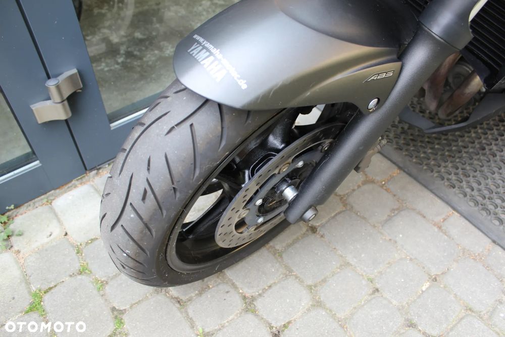 Yamaha XJ - 9