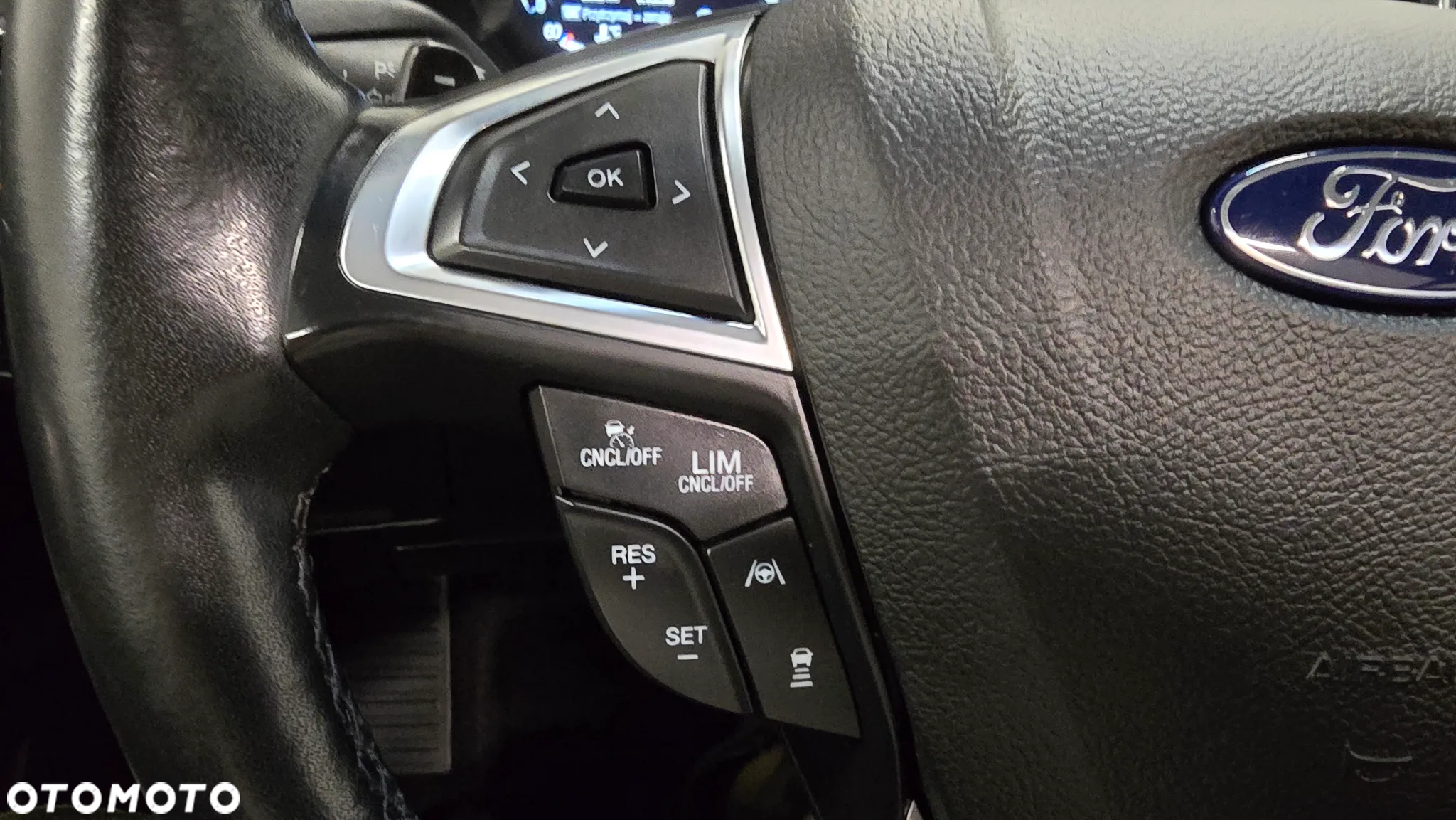 Ford Edge 2.0 EcoBlue Bi-Turbo 4x4 Vignale - 35