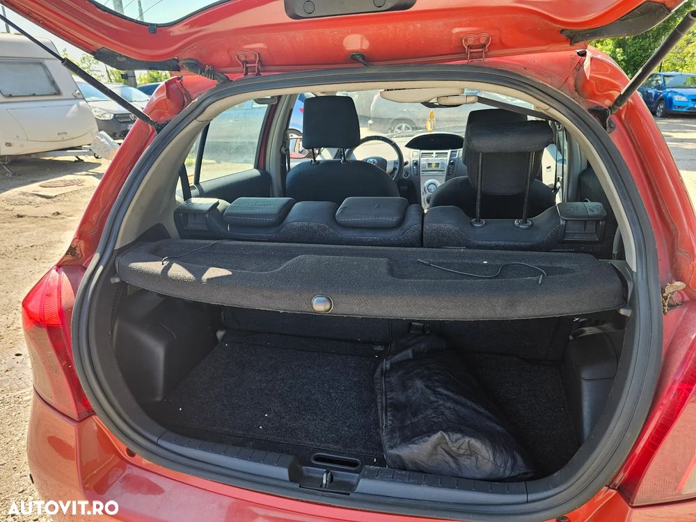 Toyota Yaris 1.3 Luna - 12