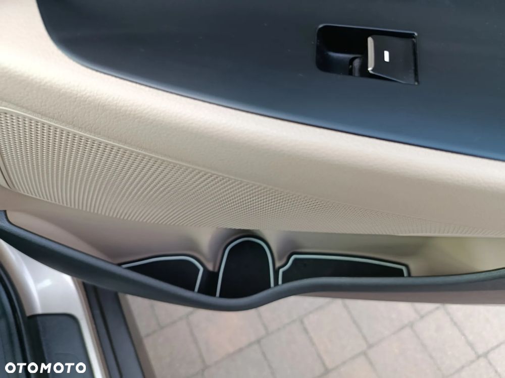 Hyundai Tucson 2.0 CRDI BlueDrive Style 2WD - 30