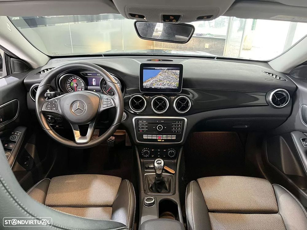 Mercedes-Benz CLA 180 d Shooting Brake - 10