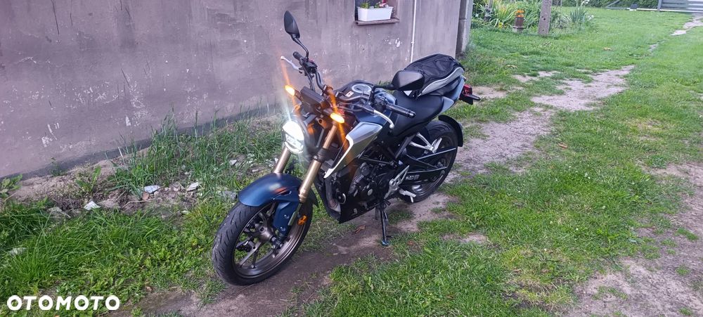 Honda CB - 8