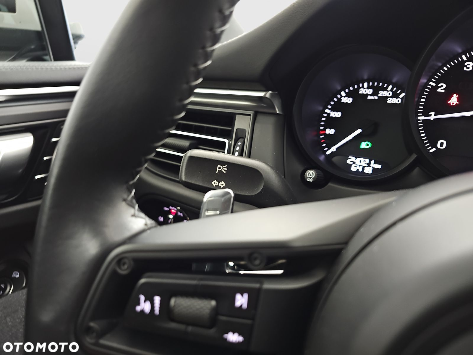 Porsche Macan T - 17