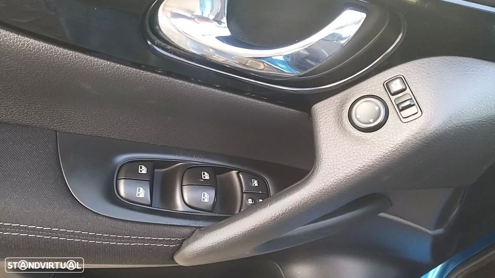 Nissan Qashqai 1.5 dCi N-Connecta RS+PS - 27