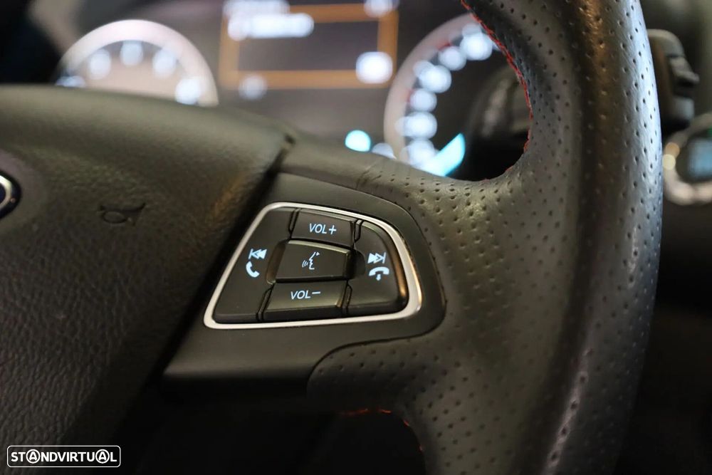 Ford EcoSport 1.0 EcoBoost ST-Line Plus - 40