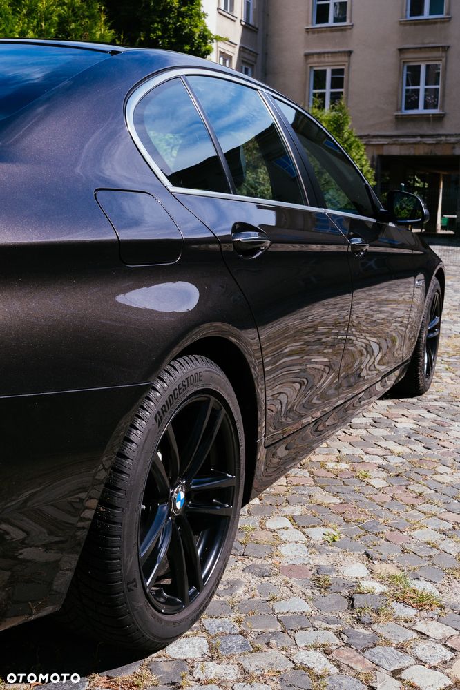 BMW Seria 5 530d xDrive - 14