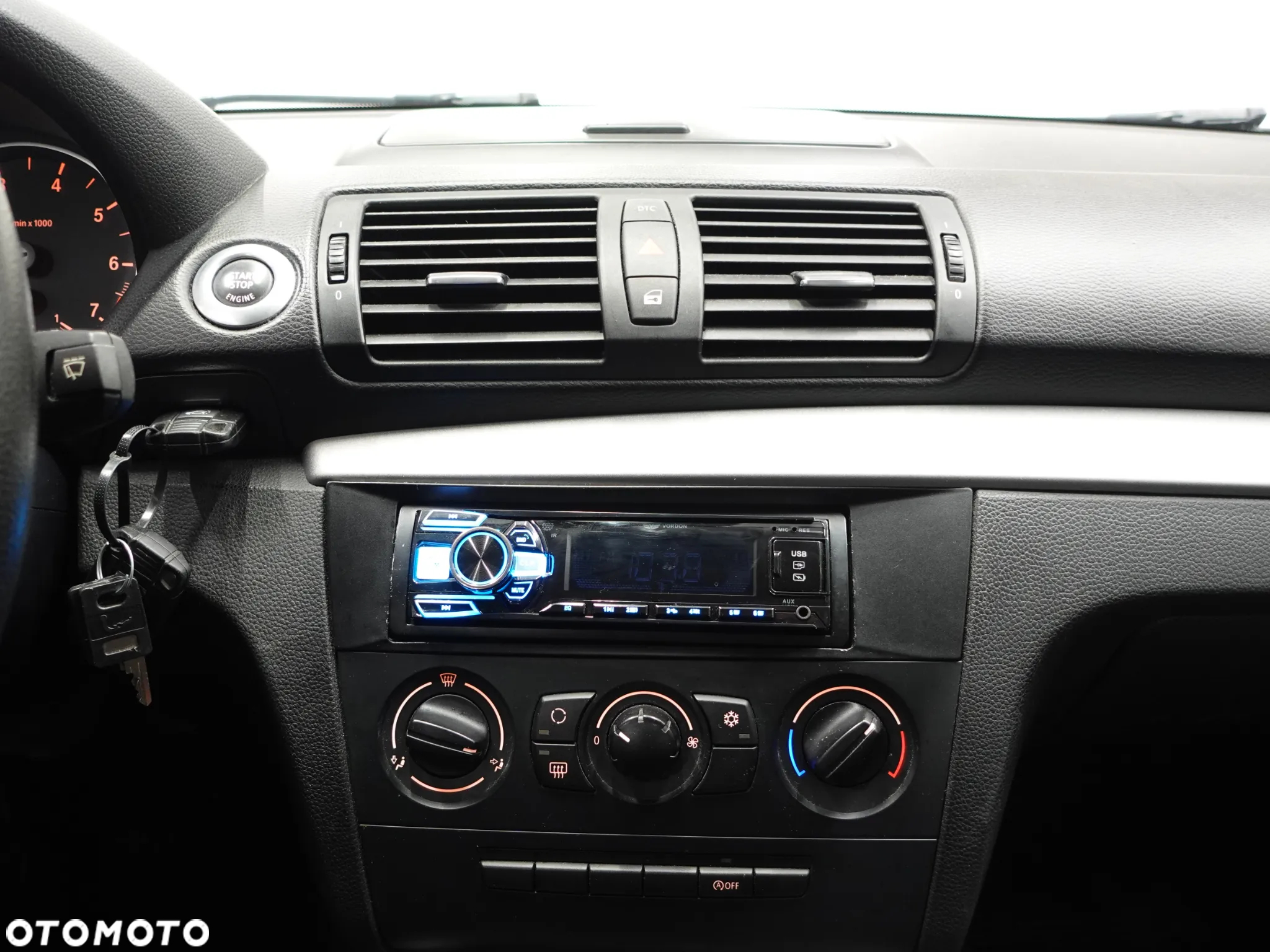 BMW Seria 1 116i - 32