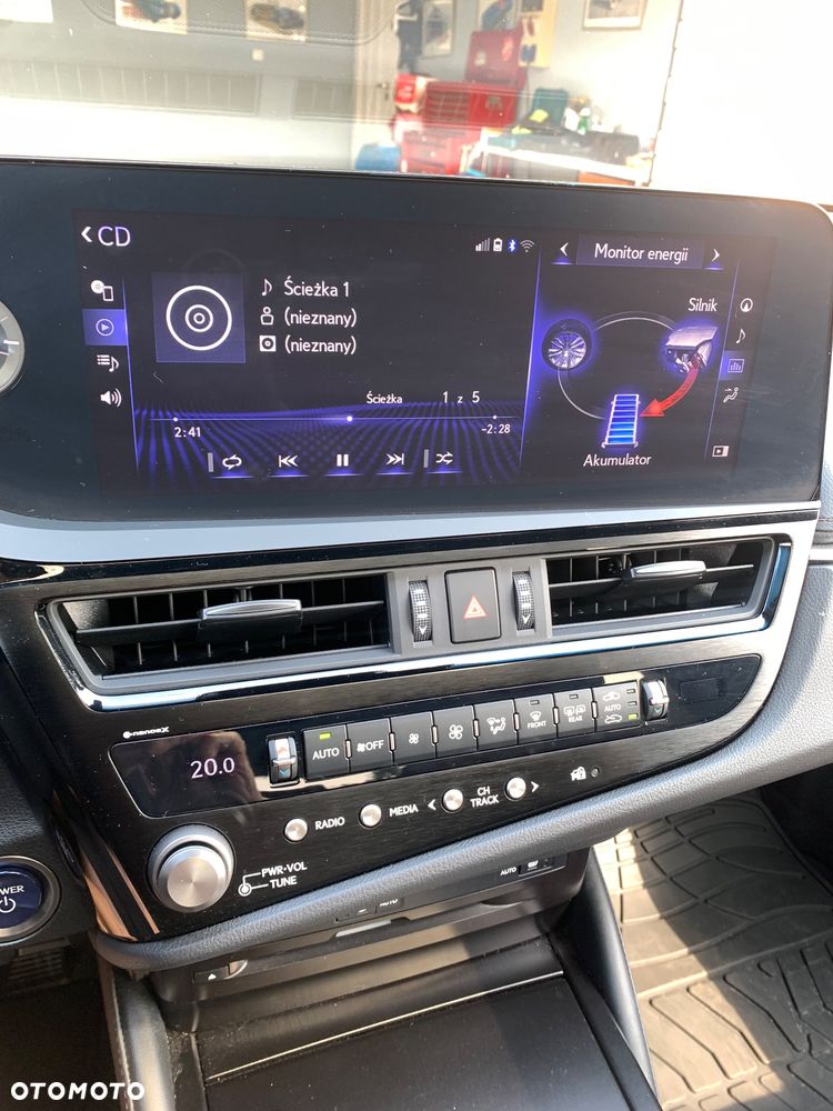 Lexus ES 300h Business Edition - 7
