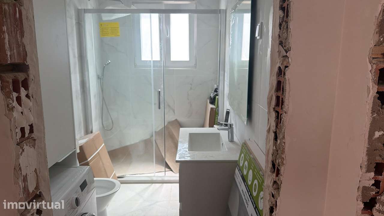 Alugam-se Quartos Individuais em Rio de Mouro a partir de 450€ - Grande imagem: 3/8