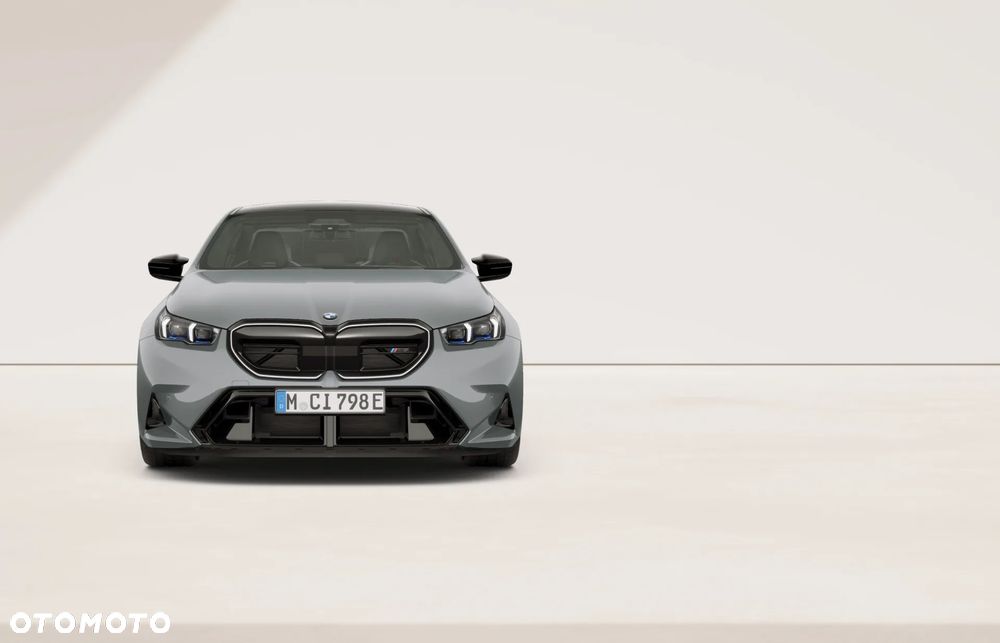 BMW M5 xDrive - 3