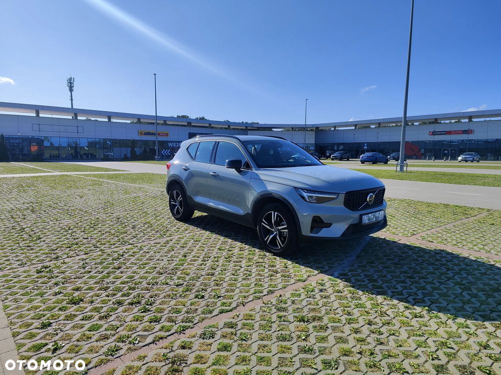 Volvo XC 40 B3 Plus Dark - 1