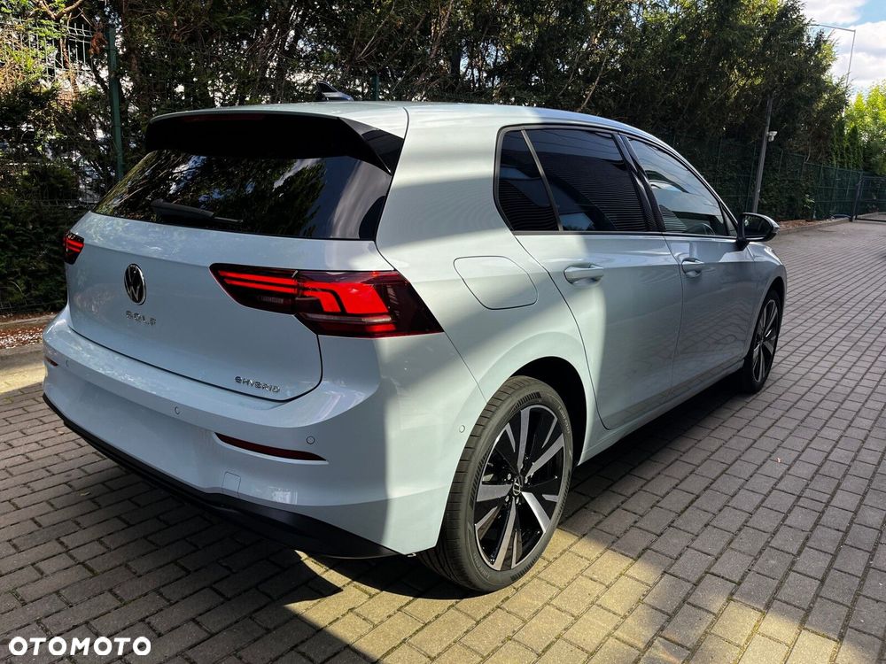 Volkswagen Golf - 11