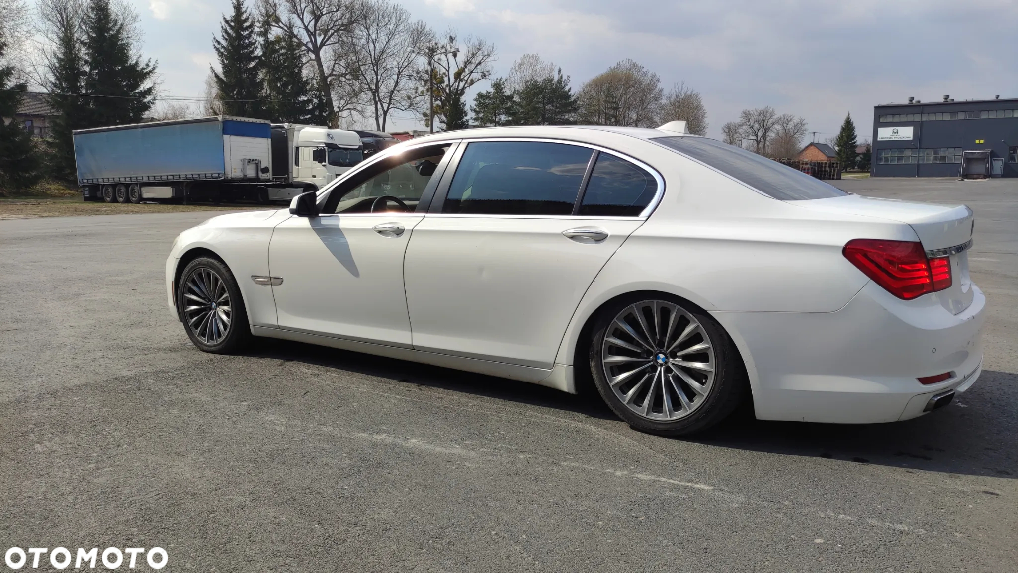 BMW Seria 7 750i L - 4