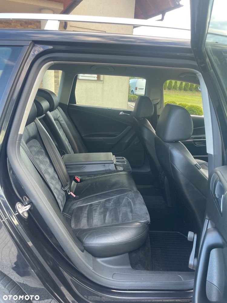 Volkswagen Passat 2.0 TDI DPF Highline - 25