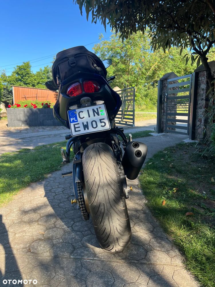 Yamaha FZ8 - 3