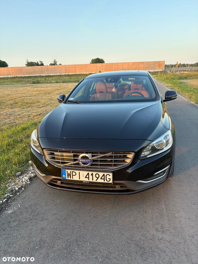 Volvo S60 T6 AWD Drive-E R-Design Momentum - 1