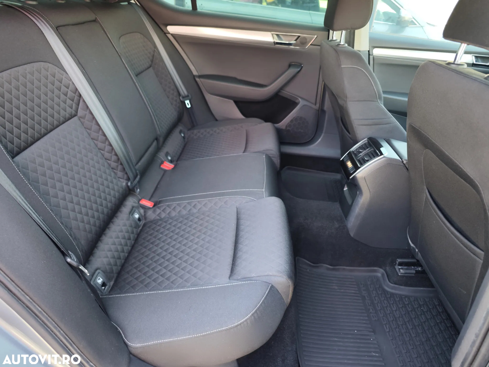 Skoda Superb 1.5 TSI DSG Ambition - 15