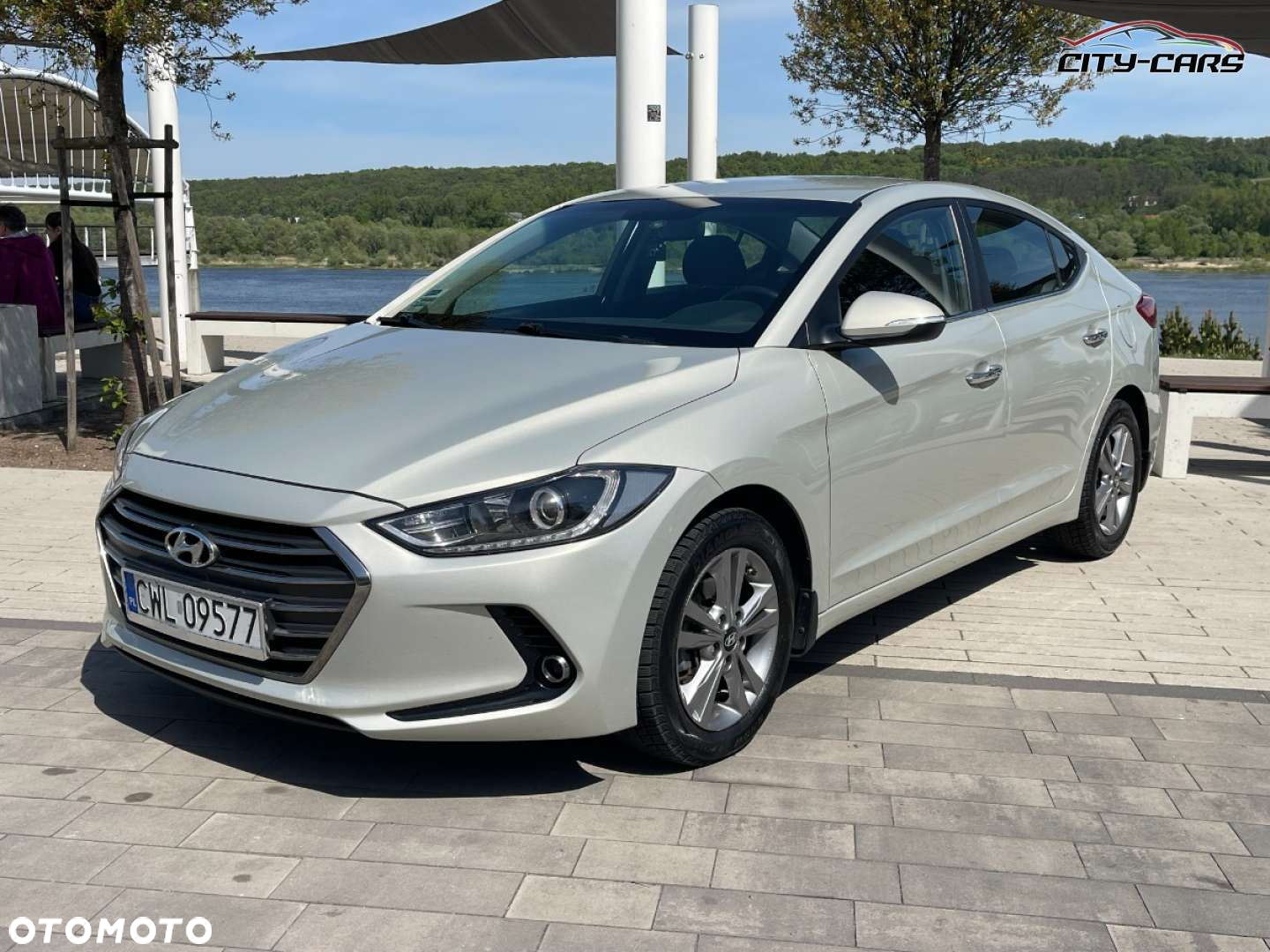 Hyundai Elantra - 3