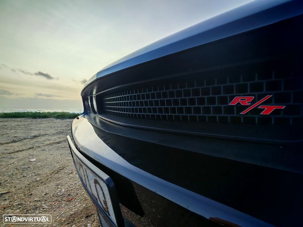 Dodge Challenger - 2