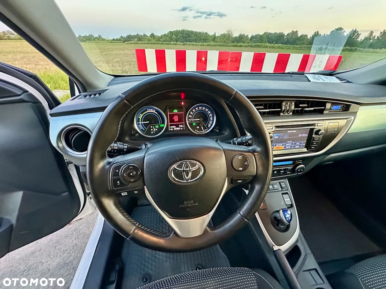 Toyota Auris Hybrid 135 Premium - 26