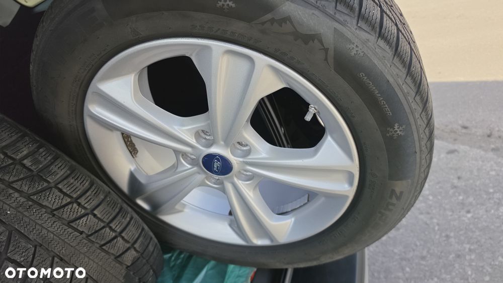 Ford Kuga 2.0 TDCi 2x4 Titanium - 28