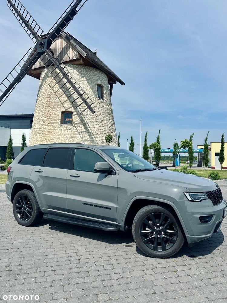 Jeep Grand Cherokee - 11