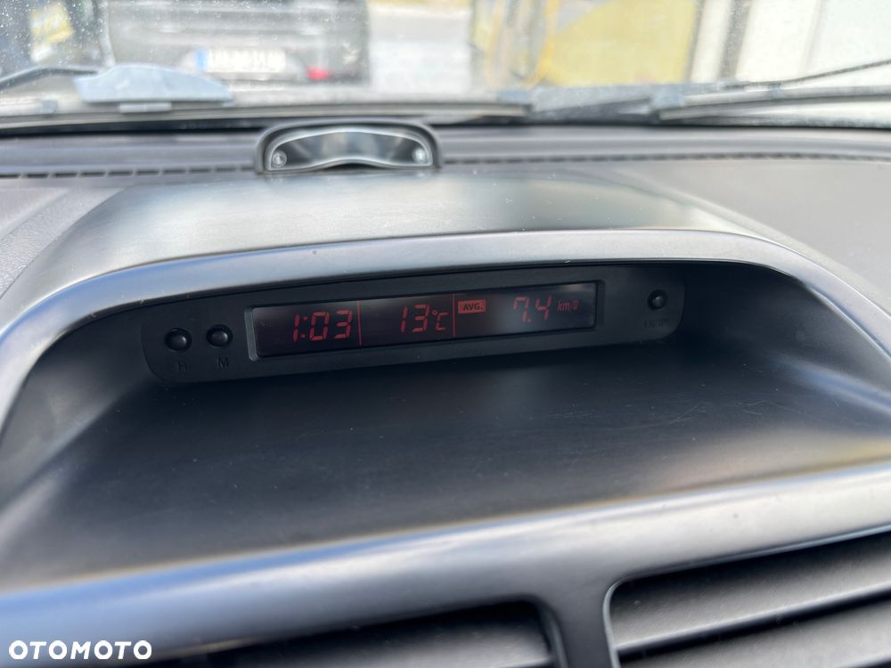 Suzuki Grand Vitara 2.0 De luxe - 22