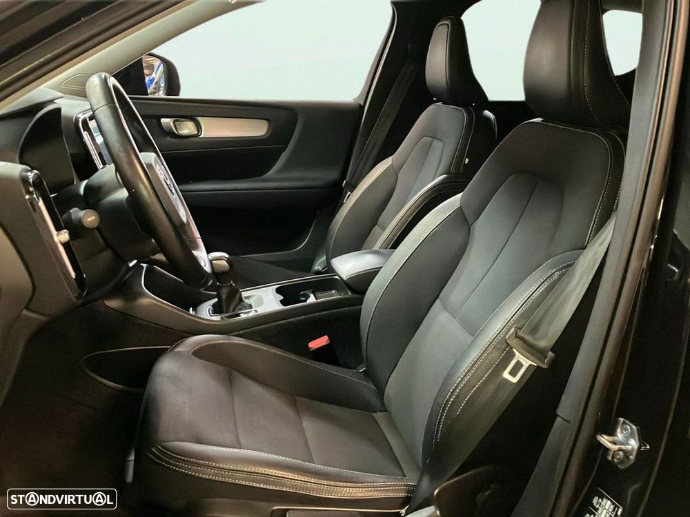 Volvo XC 40 1.5 T3 Momentum Plus - 16