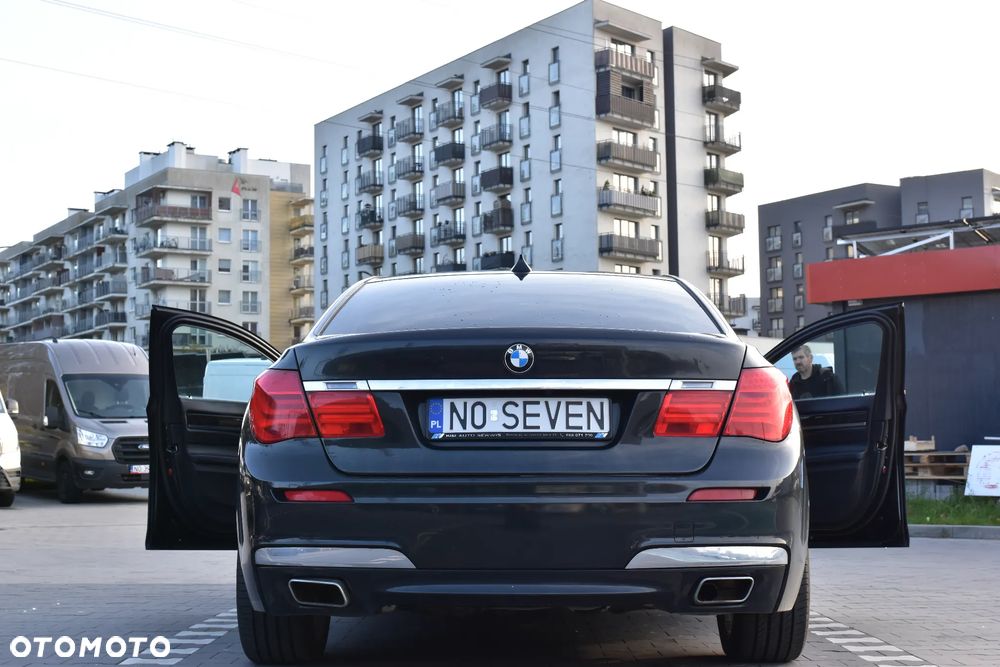 BMW Seria 7 740d Edition Exclusive - 8