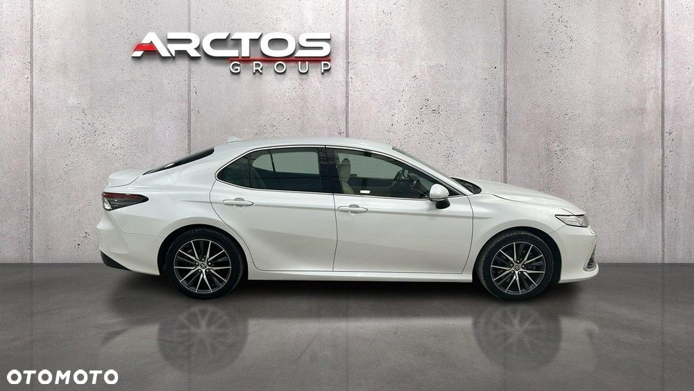 Toyota Camry - 6