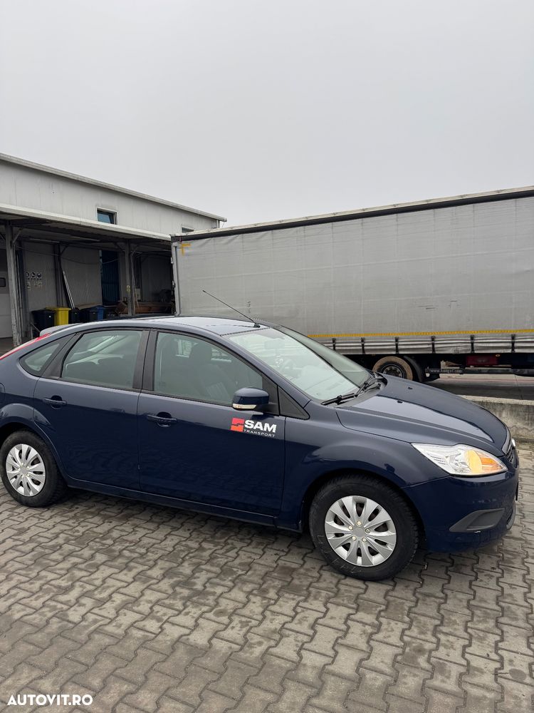 Ford Focus 1.4i Ambiente - 4