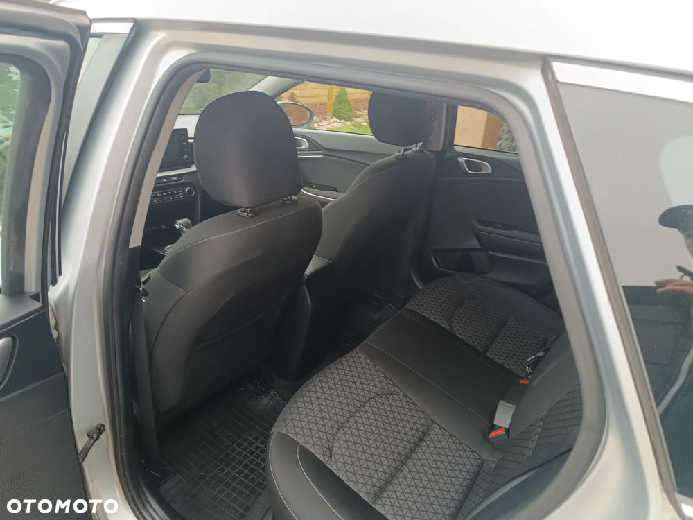 Kia Ceed 1.6 CRDi SCR M DCT - 29