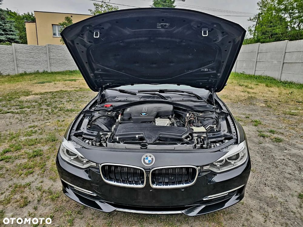 BMW Seria 3 328i xDrive Sport Line - 25