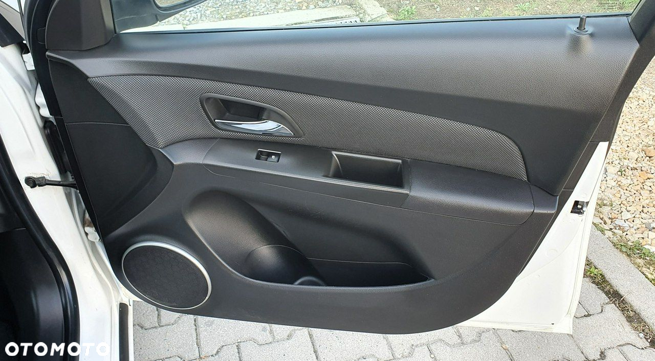 Chevrolet Cruze - 22