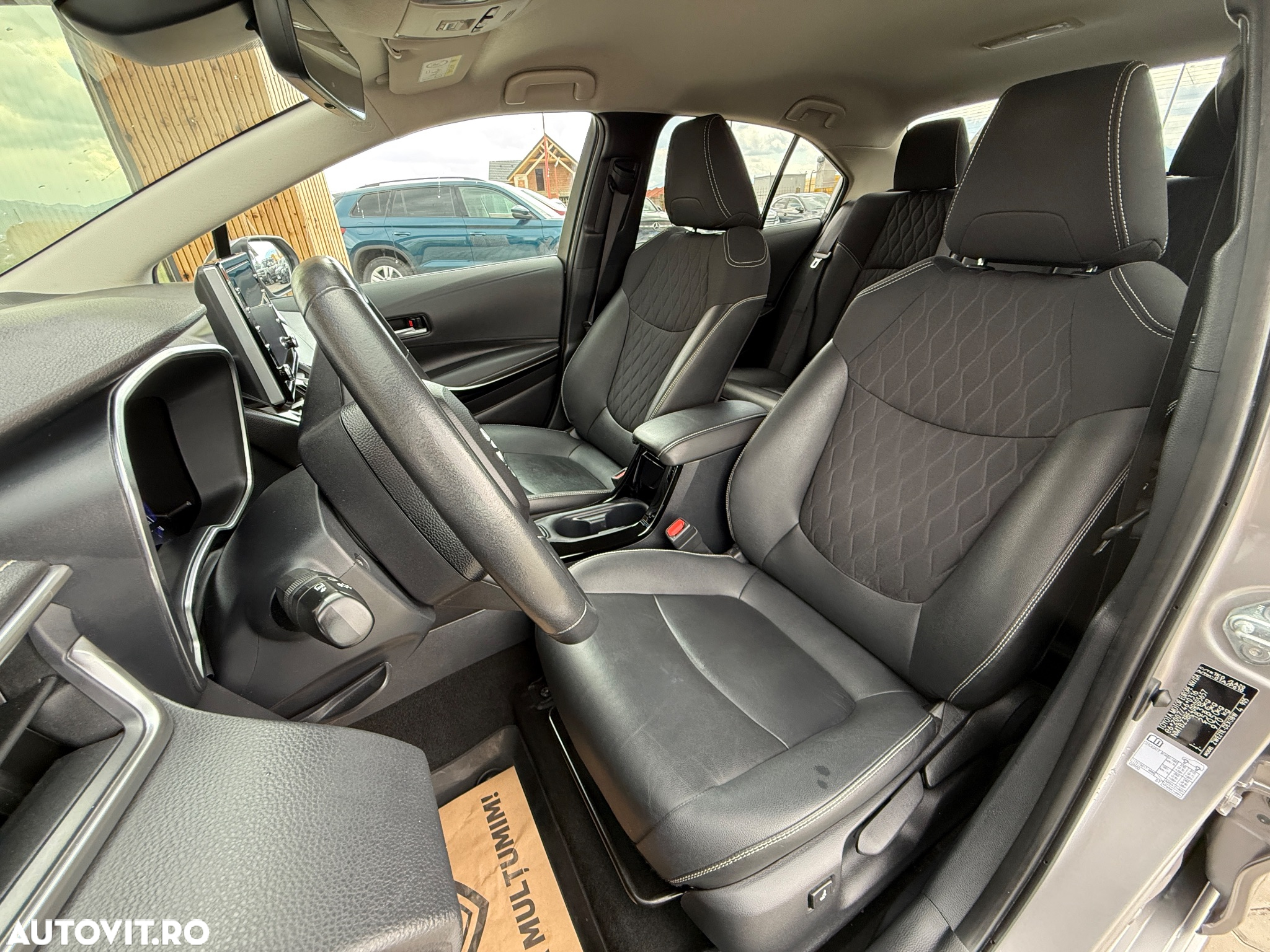 Toyota Corolla 1.8 HSD Exclusive interior Negru - 5