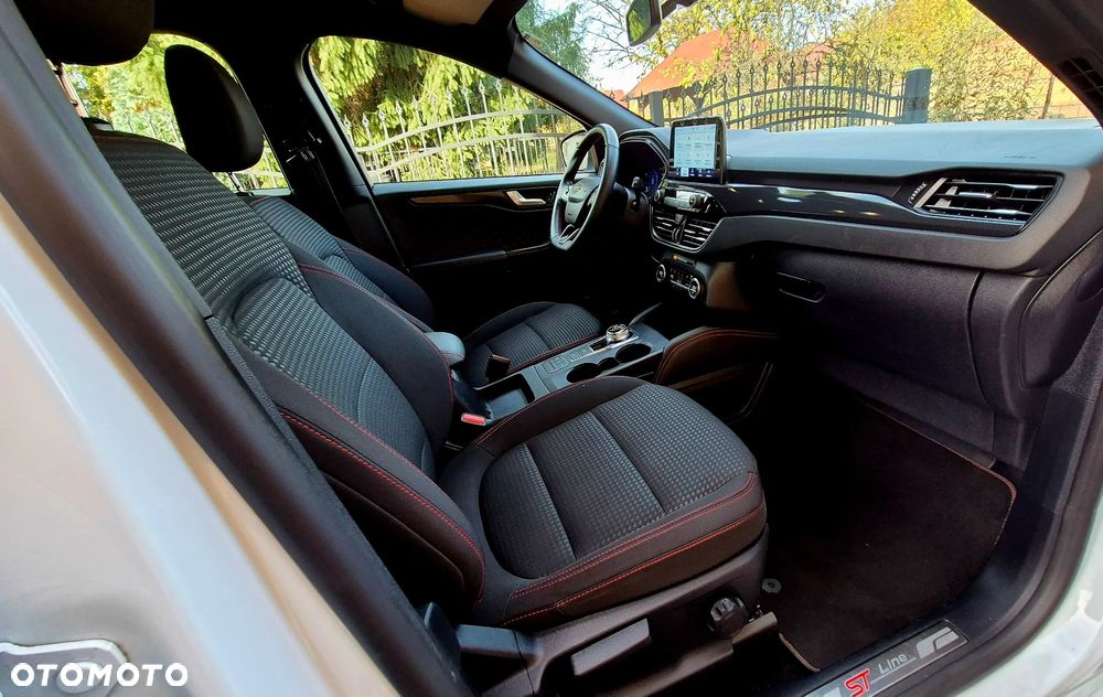 Ford Kuga Plug-in Hybrid ST-LINE - 22