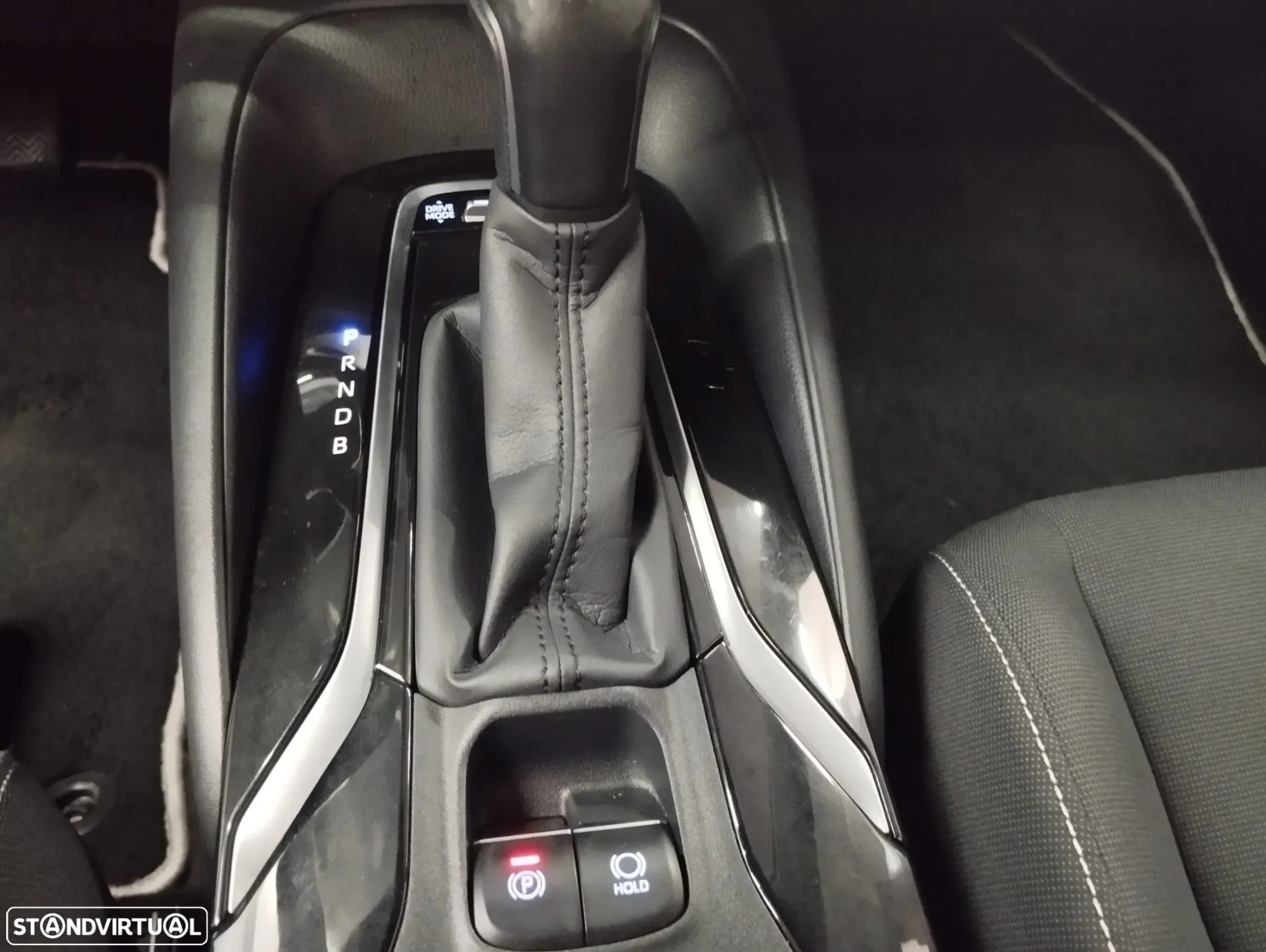 Toyota Corolla 1.8 Hybrid Comfort - 29