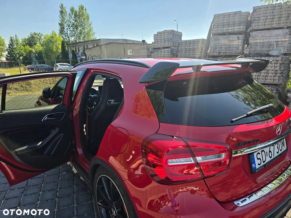 Mercedes-Benz GLA - 10
