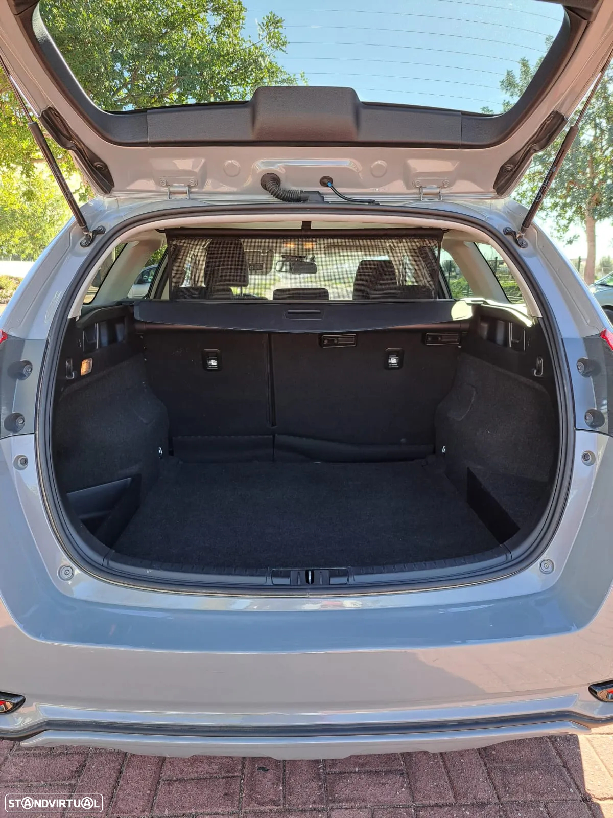Toyota Auris Touring Sports 1.8 HSD Comfort +P.Techno+P.Sport - 5