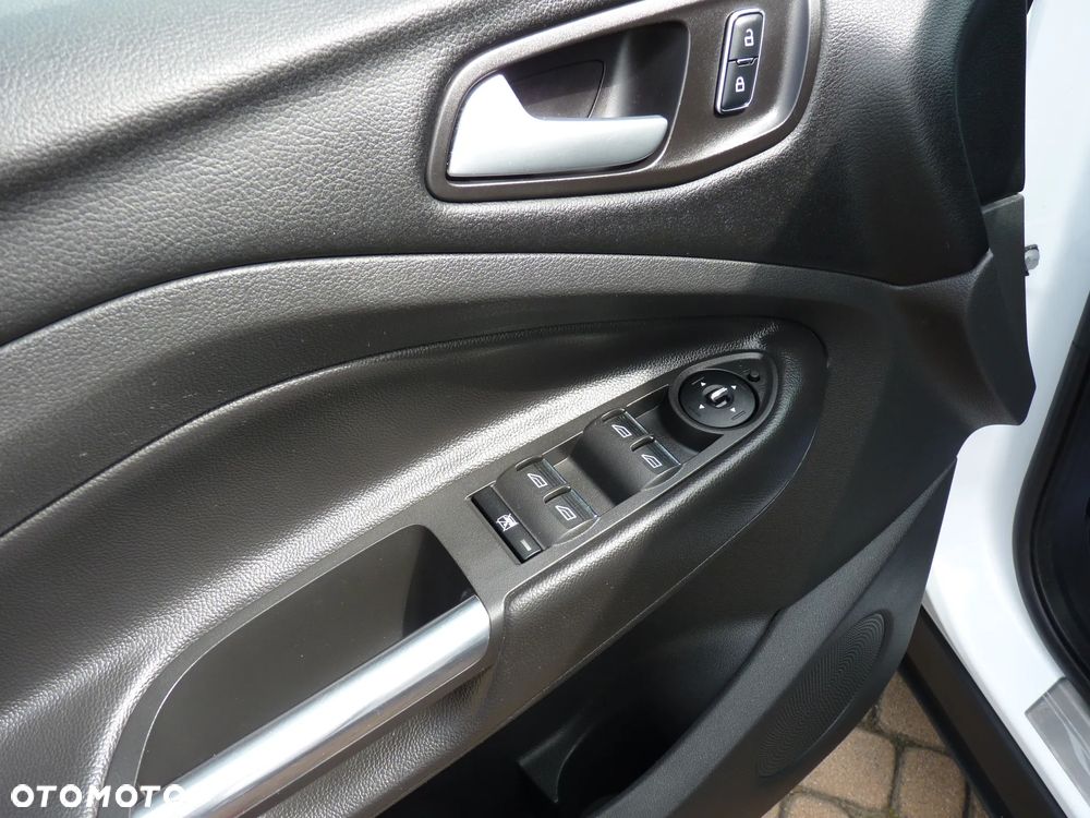Ford Kuga 2.0 TDCi 2x4 Titanium - 14