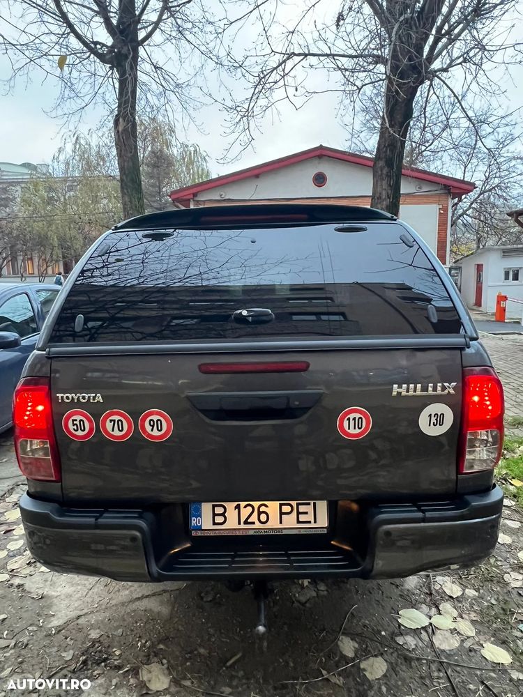 Toyota Hilux 2.4D 150CP 4x4 Double Cab 6MT Style - 5