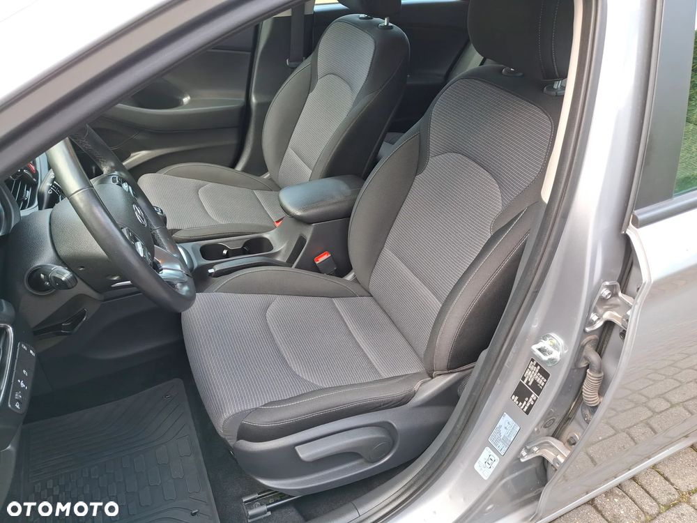 Hyundai i30 1.5 DPI Classic + - 19