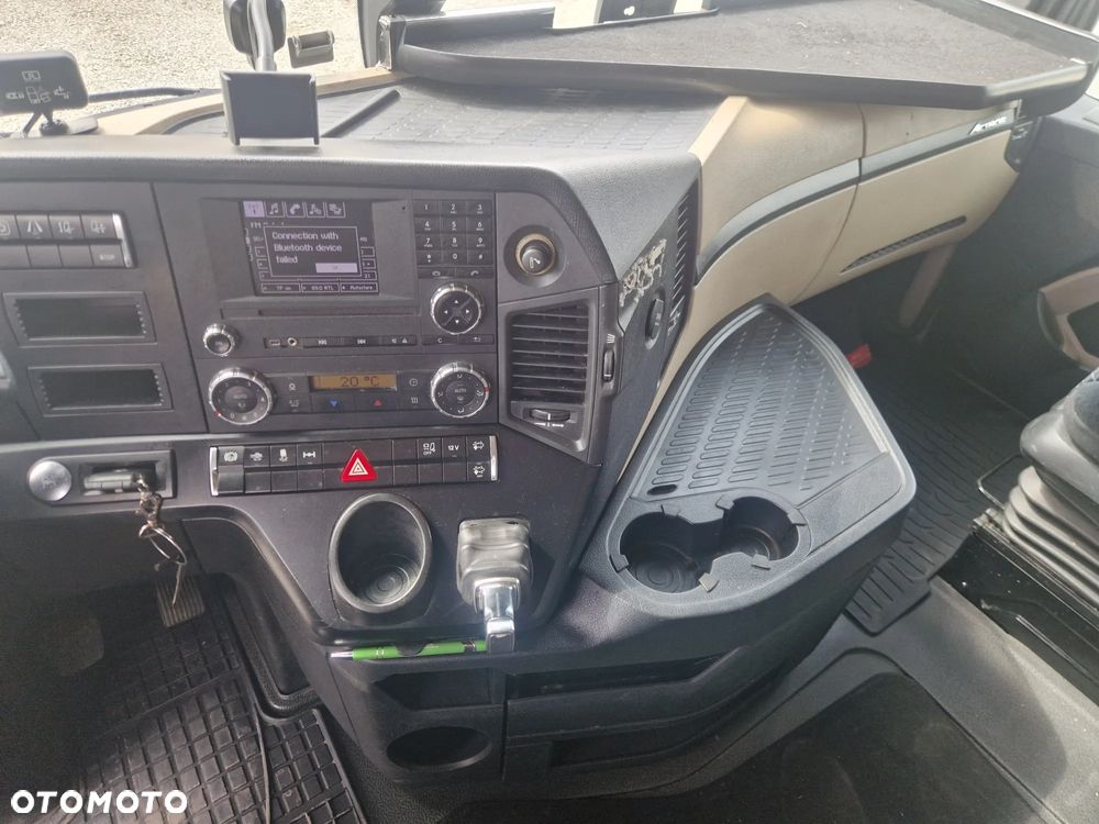 Mercedes-Benz Actros - 9