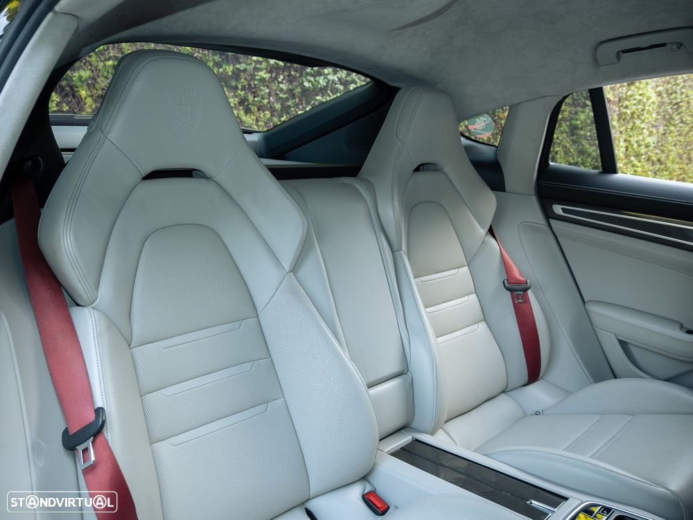 Porsche Panamera Turbo - 24