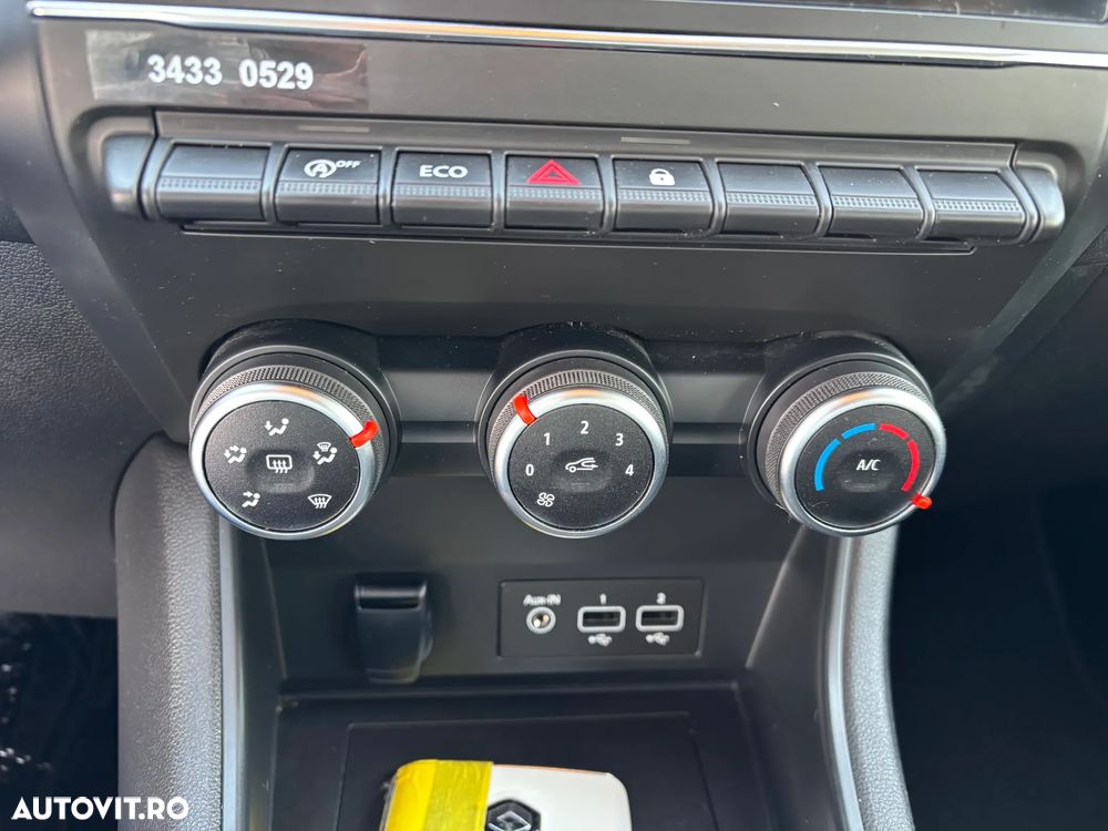 Renault Captur TCe 140 EDC GPF BUSINESS EDITION - 19