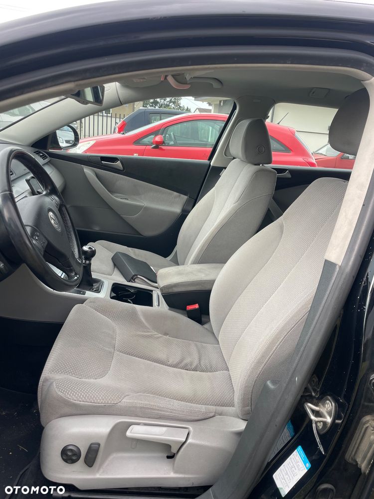 Volkswagen Passat 2.0 TDI Comfortline - 6