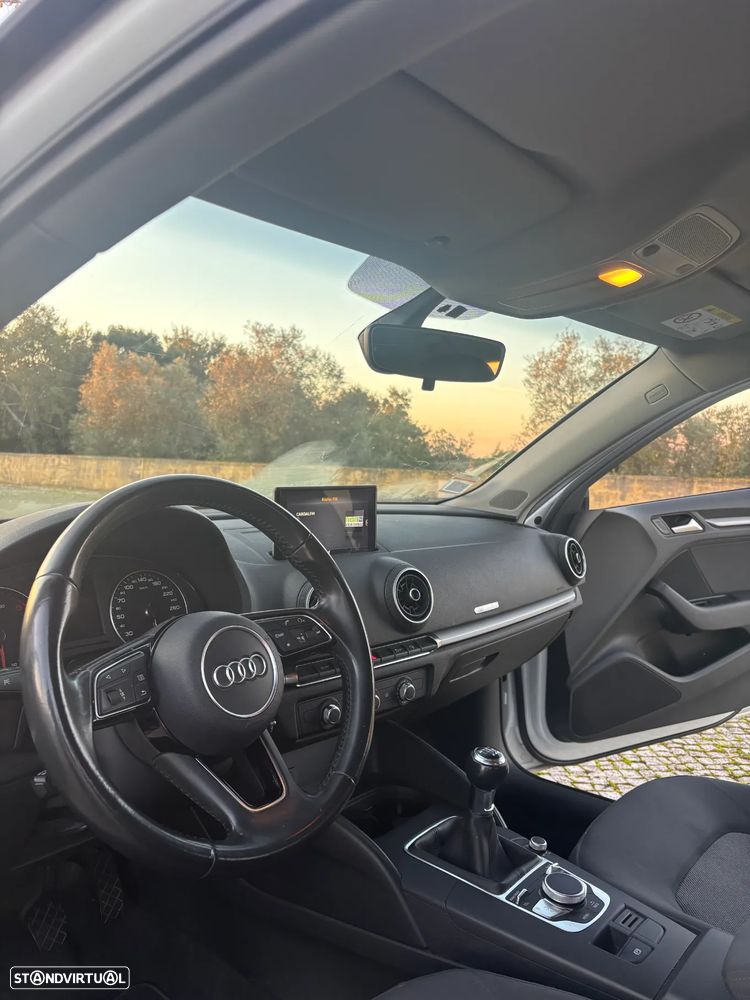 Audi A3 Sportback 1.6 TDI Advance Ultra - 7
